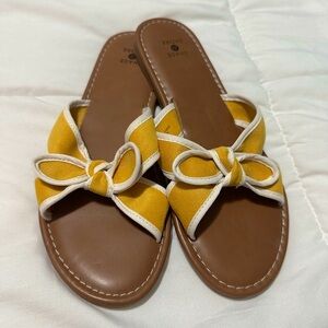 Yellow bow sandals